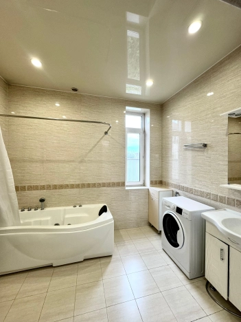 Купить дом в Южно-Сахалинске. Вариант № 2461659, 9, площадь -  квм, цена 24700000 рублей