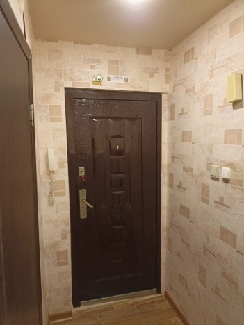 Купить трехкомнатную квартиру на вторичке в Микрорайоне 4-й, Элиста в Элисте. Вариант № 17250, 14, площадь -  квм, цена 3990000 рублей