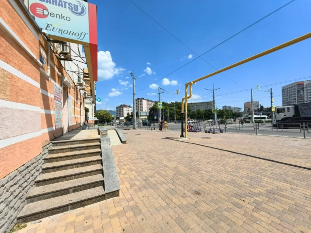 Купить двухкомнатную квартиру в Новороссийске. Вариант № 40620, 24, площадь -  квм, цена 6550000 рублей