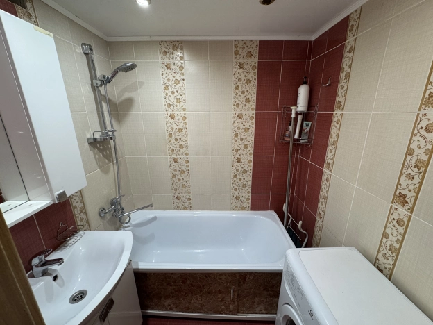 Купить трехкомнатную квартиру в районе Октябрьский в Улан-Удэ. Вариант № 6882244, 18, площадь - квм, цена 7600000 рублей