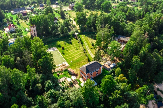 Купить земельный участок на улице Заречный переулок в Ленинградской области. Вариант № 579, 2, площадь - квм, цена 77000000 рублей