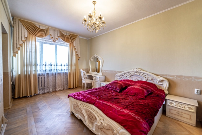 Купить дом на улице Спасская в Краснодаре. Вариант № 3960680, 32, площадь -  квм, цена 24950000 рублей