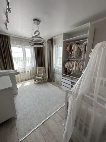 Купить трехкомнатную квартиру в Омске. Вариант № 3274754, 15, площадь -  квм, цена 12700000 рублей