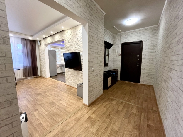 Снять квартиру на улице Гвардейская в Владимире. Вариант № 8504914, 5, площадь -  квм, цена 40000 рублей