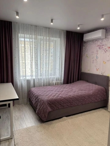 Купить трехкомнатную квартиру в Ростовской области. Вариант № 7590424, 7, площадь -  квм, цена 12800000 рублей