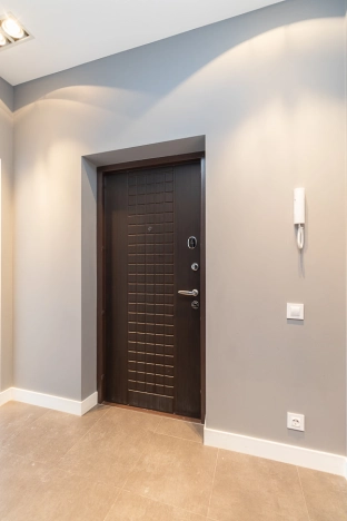 Купить двухкомнатную квартиру на улице 10 лет Октября в Омске. Вариант № 5498, 27, площадь -  квм, цена 12600000 рублей