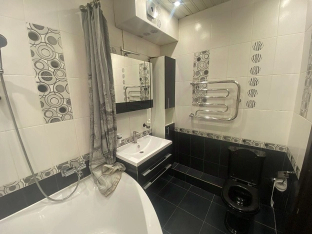 Купить трехкомнатную квартиру на вторичке в Микрорайоне Столичный, Красногорск в Красногорске. Вариант № 11027937, 5, площадь -  квм, цена 14999000 рублей