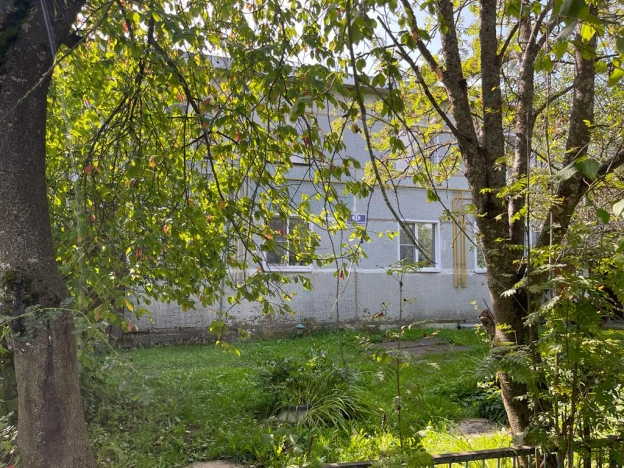 Купить трехкомнатную квартиру на вторичке в Калужской области. Вариант № 2999, 9, площадь -  квм, цена 1100000 рублей