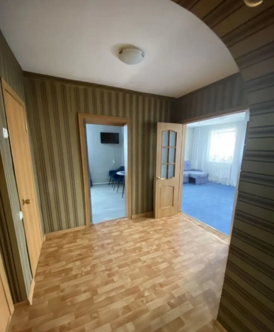 Купить четырехкомнатную квартиру в Новосибирской области. Вариант № 10113758, 0, площадь -  квм, цена 5990000 рублей