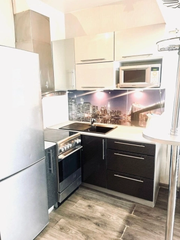 Купить Студию в районе Дзержинский в Новосибирске. Вариант № 3048881, 3, площадь -  квм, цена 3890000 рублей