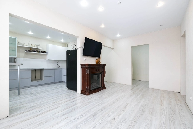 Купить трехкомнатную квартиру на улице Жилмассив в Новосибирской области. Вариант № 8912752, 3, площадь -  квм, цена 10900000 рублей