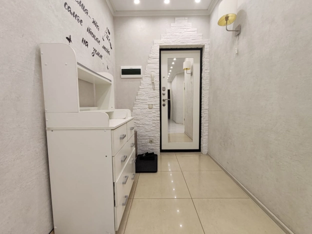 Купить трехкомнатную квартиру на улице Ленинский проспект в Москве. Вариант № 9826966, 12, площадь -  квм, цена 14000000 рублей