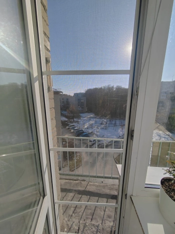 Купить трехкомнатную квартиру на улице Тесла в Новосибирской области. Вариант № 7685558, 28, площадь -  квм, цена 4500000 рублей