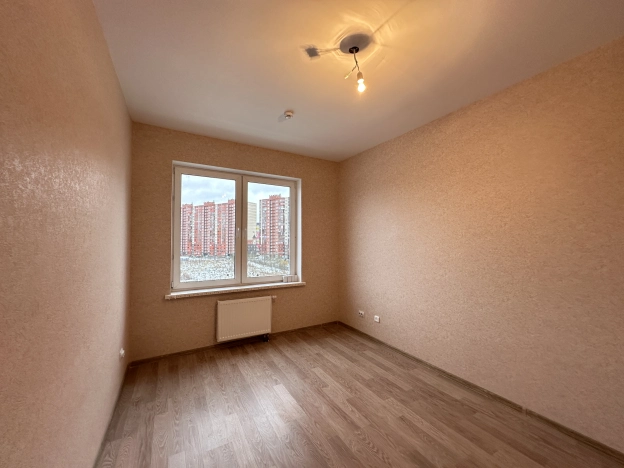 Купить трехкомнатную квартиру в Ленинградской области. Вариант № 5921755, 16, площадь -  квм, цена 8500000 рублей