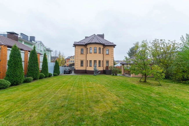 Купить дом на улице Сакко и Ванцетти в Владимире. Вариант № 17107, 2, площадь -  квм, цена 58000000 рублей