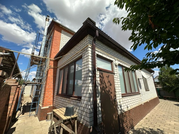 Купить дом на улице Парковая в Элисте. Вариант № 7023, 2, площадь -  квм, цена 14000000 рублей