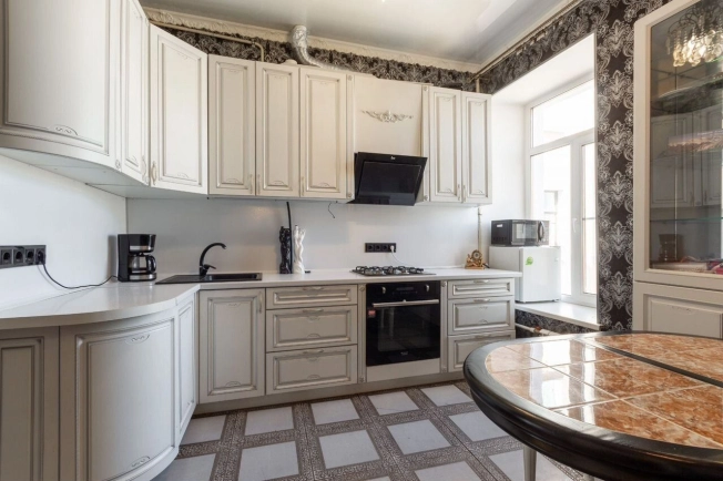 Купить трехкомнатную квартиру в районе Центральный в Санкт-Петербурге. Вариант № 54811, 5, площадь -  квм, цена 17900000 рублей