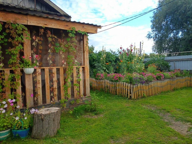 Купить дом на улице Набережная в Тюменской области. Вариант № 28221, 9, площадь -  квм, цена 4500000 рублей