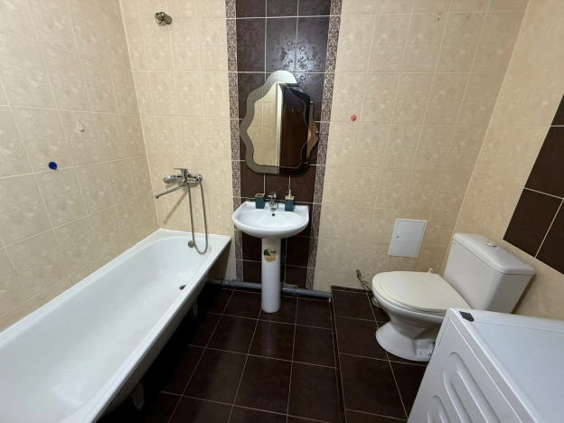 Купить квартиру на улице 2-я Целиноградская в Краснодаре. Вариант № 8005560, 8, площадь -  квм, цена 3900000 рублей