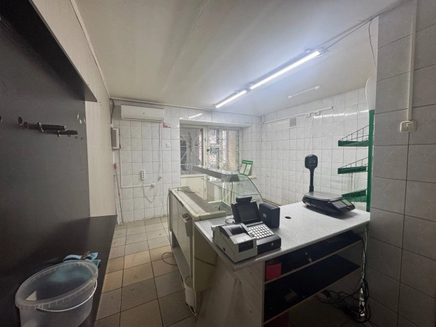 Купить торговые помещения в Старом Осколе. Вариант № 24951, 18, площадь -  квм, цена 7500000 рублей