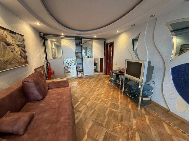 Купить двухкомнатную квартиру в Ростовской области. Вариант № 9968306, 2, площадь -  квм, цена 6800000 рублей