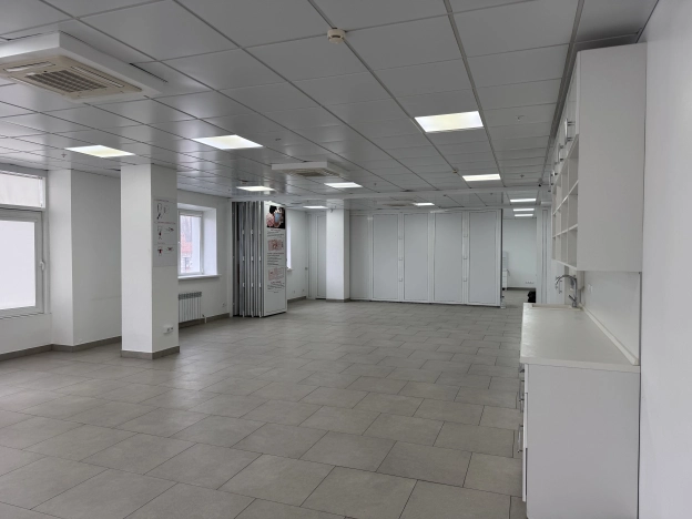 Снять коммерческую недвижимость в Ростове-на-Дону. Вариант № 35524, 3, площадь -  квм, цена 195000 рублей