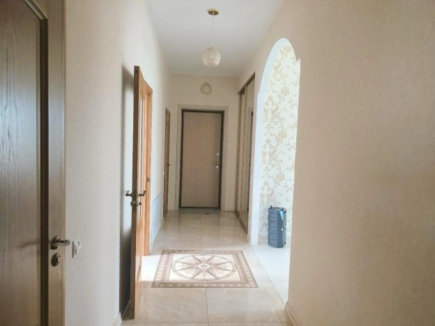 Купить дом в Краснодаре. Вариант № 10434206, 4, площадь -  квм, цена 9500000 рублей