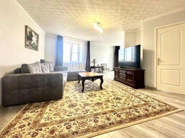 Купить трехкомнатную квартиру в Калуге. Вариант № 42880, 2, площадь -  квм, цена 11199000 рублей