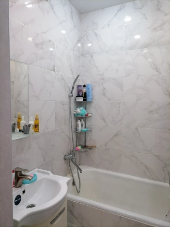 Купить трехкомнатную квартиру в Новосибирске. Вариант № 37485, 10, площадь -  квм, цена 6100000 рублей