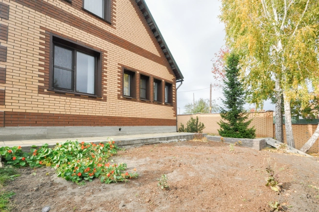 Купить дом в Тюменской области. Вариант № 26682, 3, площадь -  квм, цена 10490000 рублей