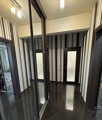 Купить трехкомнатную квартиру в Ростовской области. Вариант № 9967063, 10, площадь -  квм, цена 8450000 рублей