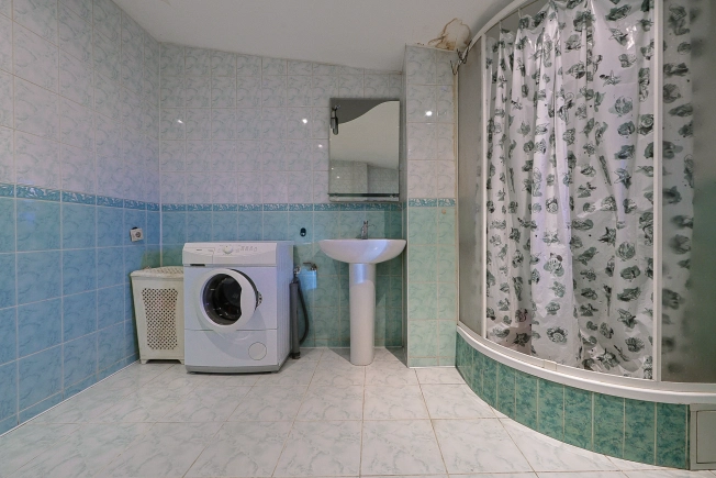 Купить четырехкомнатную квартиру в Калининграде. Вариант № 6875256, 18, площадь -  квм, цена 14950000 рублей