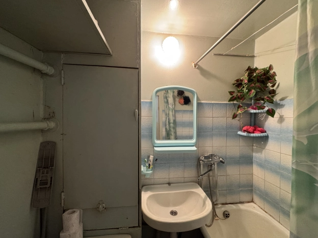 Купить однокомнатную квартиру на вторичке в Волгоградской области. Вариант № 2893605, 14, площадь -  квм, цена 2630000 рублей