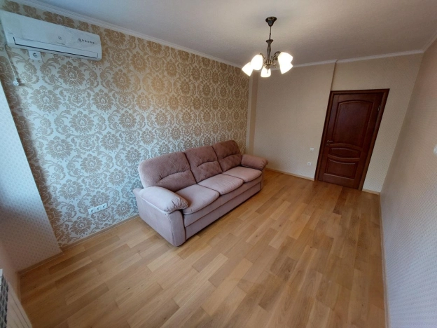 Купить двухкомнатную квартиру в Ростовской области. Вариант № 8751047, 6, площадь -  квм, цена 13000000 рублей