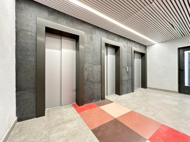 Купить Студию у метро Владимирская в Санкт-Петербурге. Вариант № 2942068, 12, площадь -  квм, цена 3890000 рублей