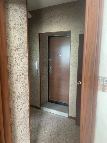 Купить однокомнатную квартиру на улице Советская в Тюменской области. Вариант № 1491881, 6, площадь -  квм, цена 2800000 рублей