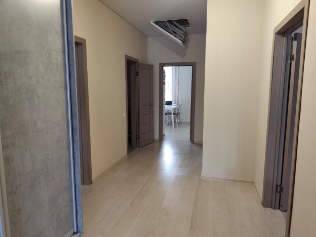 Купить дом в Строителе. Вариант № 11007062, 8, площадь -  квм, цена 7700000 рублей