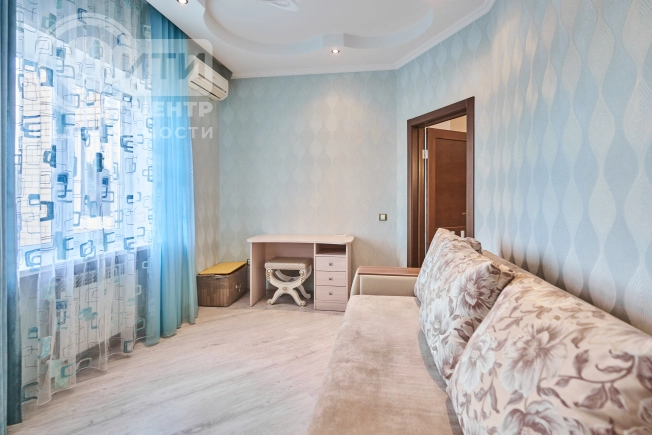 Купить трехкомнатную квартиру в Воронеже. Вариант № 1392545, 19, площадь -  квм, цена 15899000 рублей