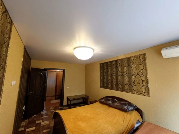 Купить трехкомнатную квартиру в Воронеже. Вариант № 6059387, 4, площадь -  квм, цена 5500000 рублей