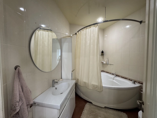 Купить трехкомнатную квартиру в Микрорайоне 29-й, Ангарск в Ангарске. Вариант № 1247243, 18, площадь -  квм, цена 7900000 рублей