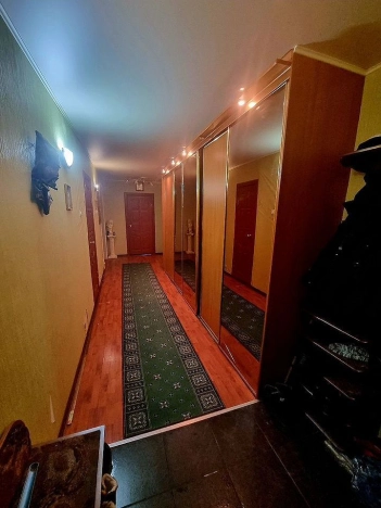 Купить квартиру в Вологодской области. Вариант № 7203824, 8, площадь -  квм, цена 12500000 рублей