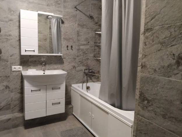 Купить однокомнатную квартиру в Волгограде. Вариант № 10229330, 10, площадь -  квм, цена 9200000 рублей