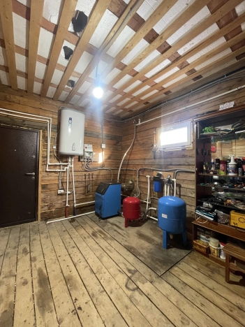 Купить дом на улице Заводская в Приморском крае. Вариант № 10462623, 8, площадь -  квм, цена 12500000 рублей