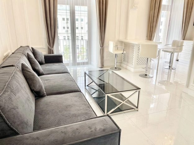 Купить квартиру в Москве. Вариант № 10382111, 1, площадь -  квм, цена 70000000 рублей