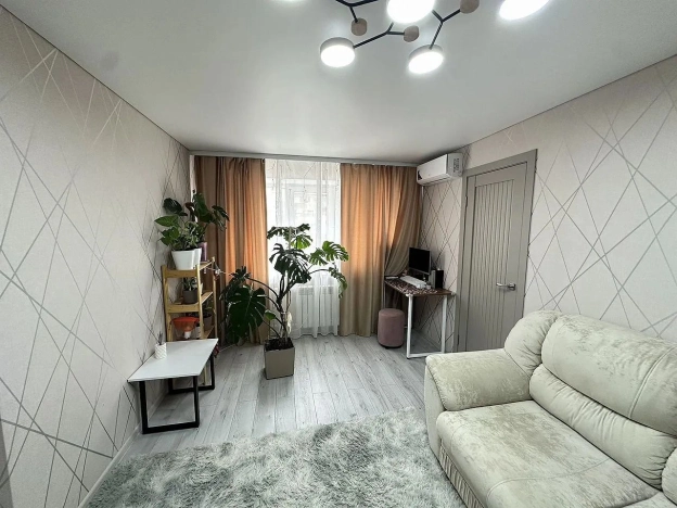 Купить квартиру на вторичке на улице Вокзальное шоссе в Орске. Вариант № 9153690, 3, площадь - квм, цена 5000000 рублей