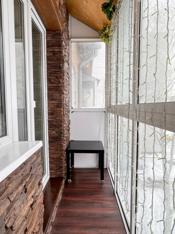 Купить двухкомнатную квартиру в ЦАО в Новосибирске. Вариант № 25634, 27, площадь -  квм, цена 6900000 рублей