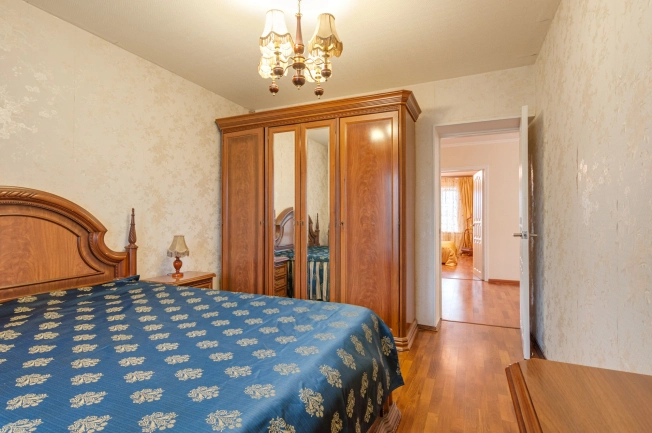 Купить квартиру в Вологодской области. Вариант № 8790858, 3, площадь -  квм, цена 12000000 рублей