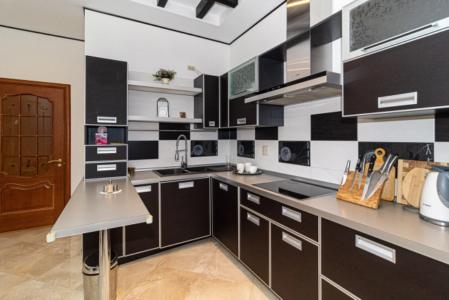 Купить квартиру на улице Октябрьский проспект в Владимире. Вариант № 1222, 15, площадь -  квм, цена 25000000 рублей