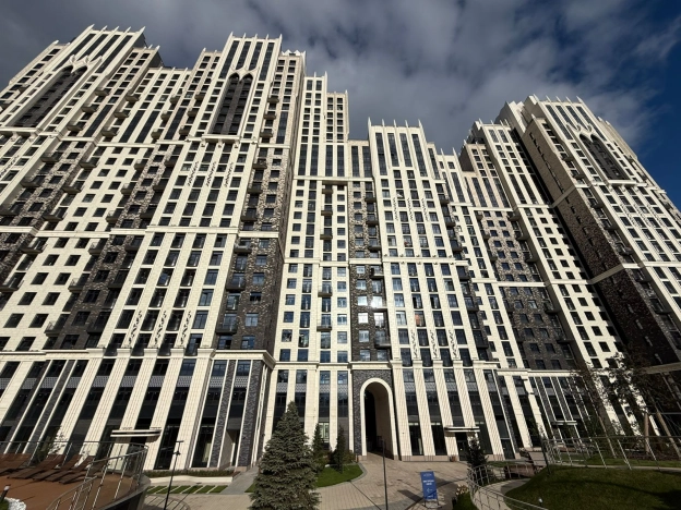 Купить квартиру в Москве. Вариант № 9216540, 8, площадь -  квм, цена 25000000 рублей