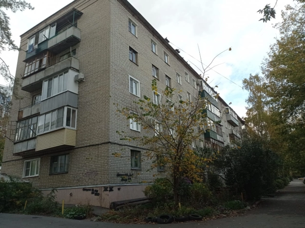 Купить четырехкомнатную квартиру на вторичке в районе Октябрьский в Пензе. Вариант № 15053, 15, площадь -  квм, цена 3900000 рублей